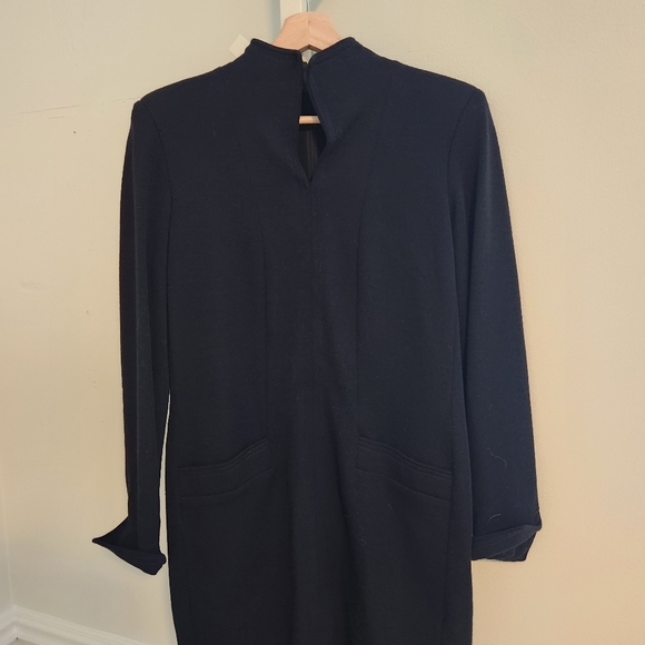 Oscar de la Renta 1990s Black Lbd Wool Shift Dress | Like New| Size 6 Vintage - Picture 9 of 15